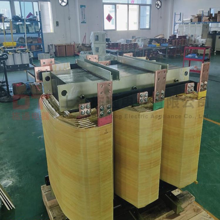 ����Դ��ѹ��